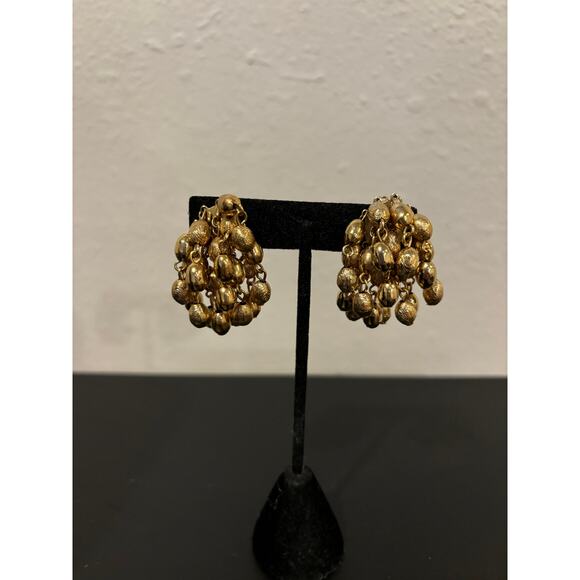 Vintage 60's Chunky Gold Tone Necklace Earrings Set Runway Bold Multi Chains - Picture 5 of 9